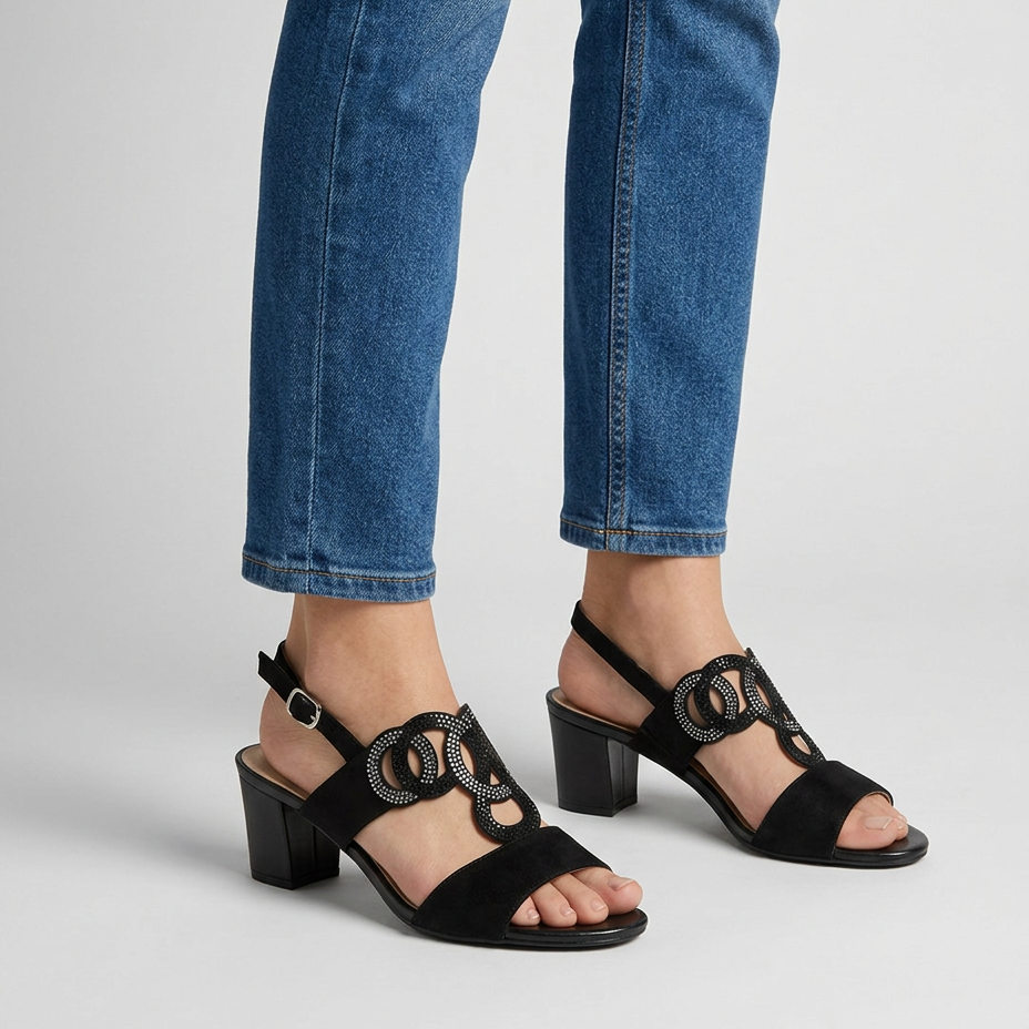 Gea | Sandalo con fibbia e dettaglio gioiello
