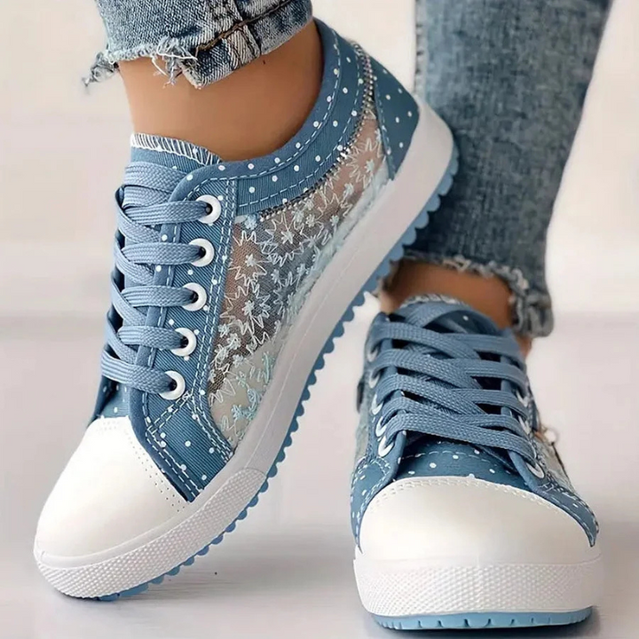 Lirio | Scarpe in pizzo floreale con dettagli in denim
