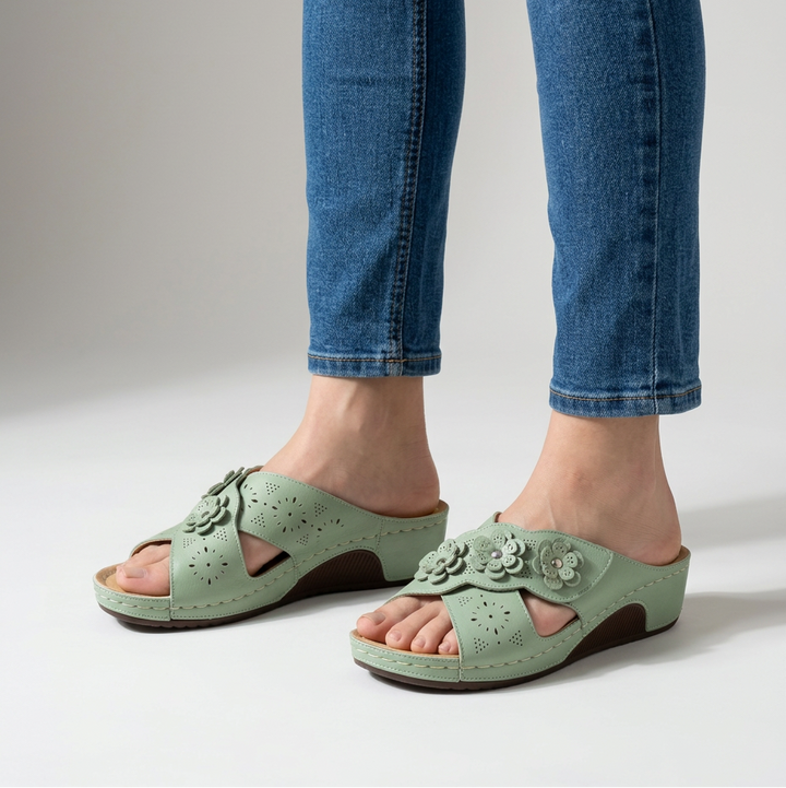Fiorella | Sandali con Fiori e Zeppa