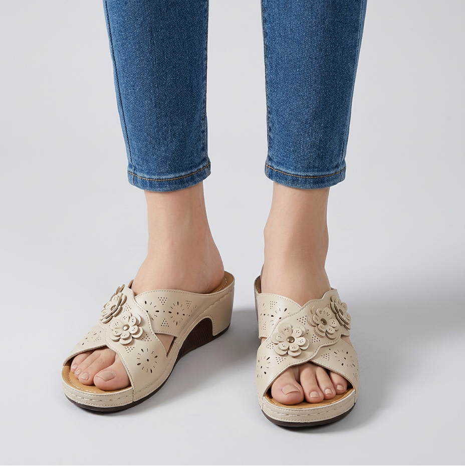 Fiorella | Sandali con Fiori e Zeppa