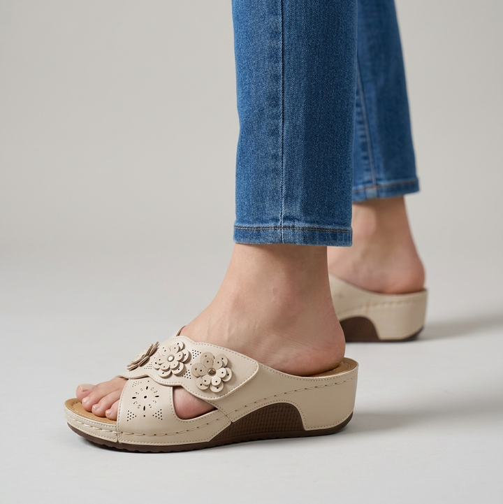 Fiorella | Sandali con Fiori e Zeppa