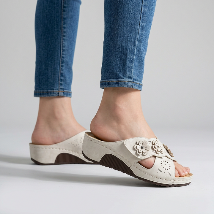 Fiorella | Sandali con Fiori e Zeppa
